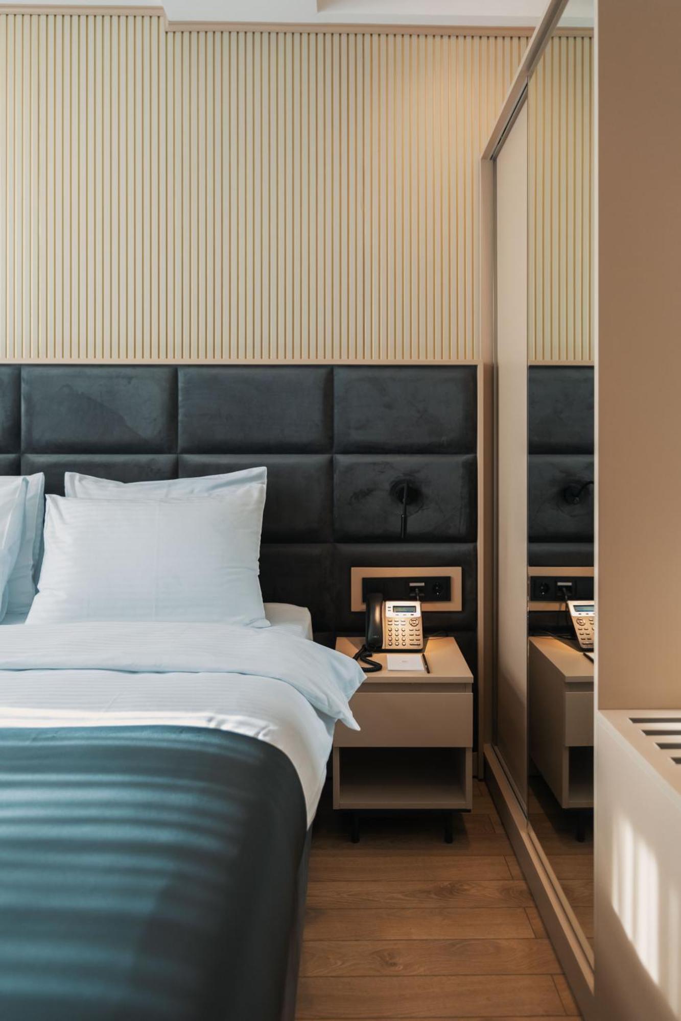 Hotel Monday By Dnt Group Tbilisi Exterior foto